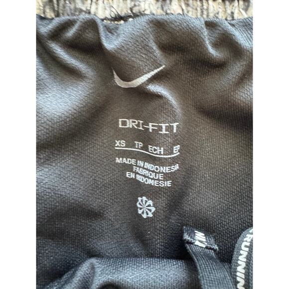 New ~ NIKE ~ Women's DRI-Fit Tempo Printed Running Shorts Size XS - Picture 5 of 7